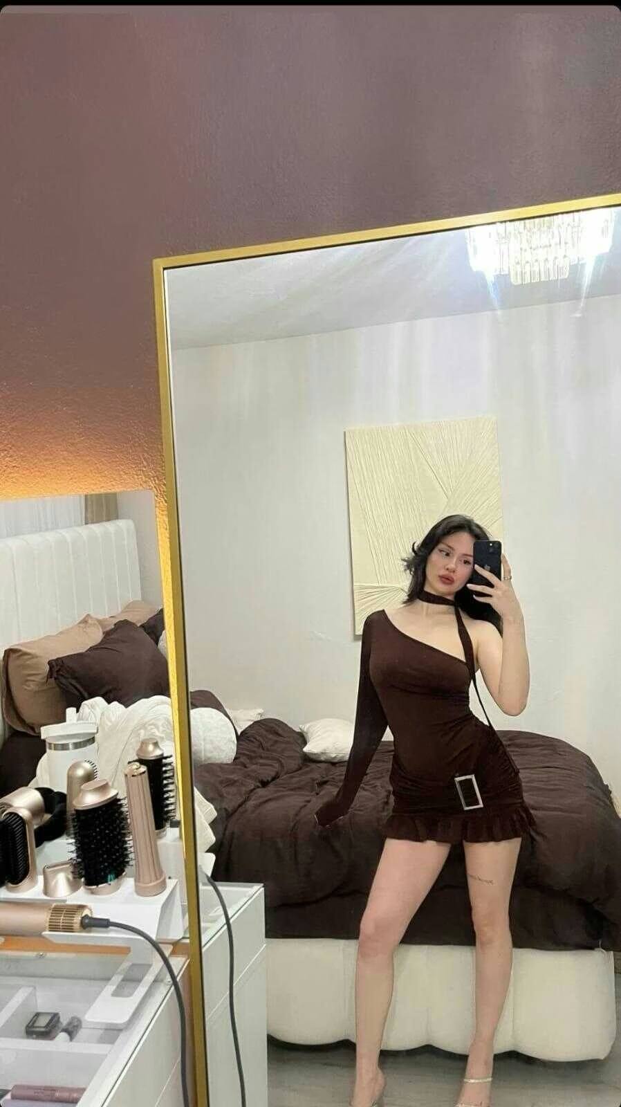 Escort Tina