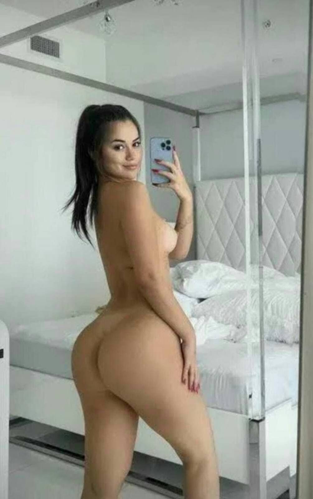 Escort İrem